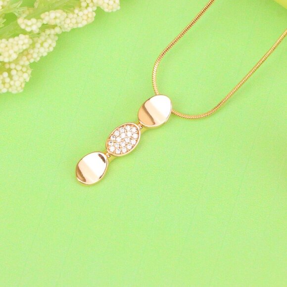 "Rose Gold Pendant with Sparkling Center, Elegant Gold-Plated Design, XPPT1602 - Picture 12 of 13